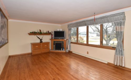 4805 39th St, Milwaukee, WI 53221-2536