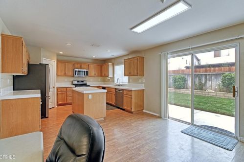 735 Kohala St, Oxnard CA  93030-8097 exterior