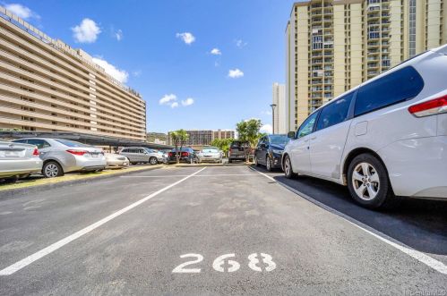 3215 Ala Ilima St, Honolulu HI 96818-2946 exterior