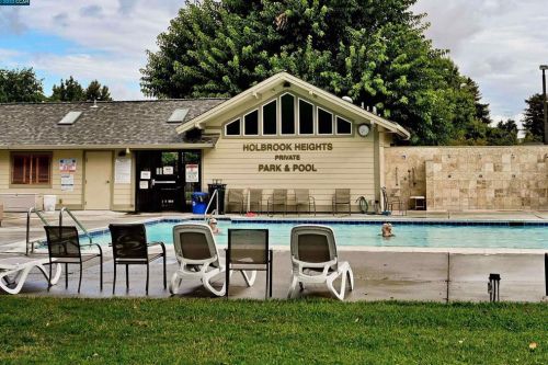 3231 Ida Dr, Concord CA  94519-2136 exterior