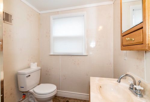 1615 Hamelink Dr, Kalamazoo MI 49002-1657 exterior