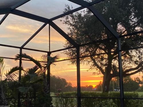 6084 Dogleg Dr, Naples FL 34113-1693 exterior