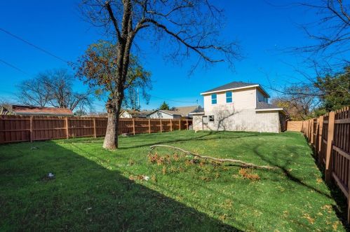 1422 Claude St, Dallas TX 75203-3326 exterior