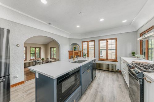 168 89th St, Milwaukee WI  53226-4502 exterior