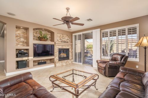 27417 60 Ln, Phoenix AZ 85035-4824 exterior