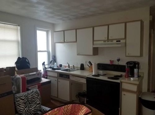 328 Douglas Ave, Providence RI 02908-2518 exterior