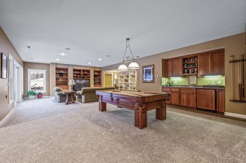 3211 Crestmoor Dr, Saint Paul MN 55125-5010 exterior