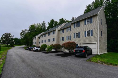 10 Fords Landing Dr, Dover, NH 03820-4552