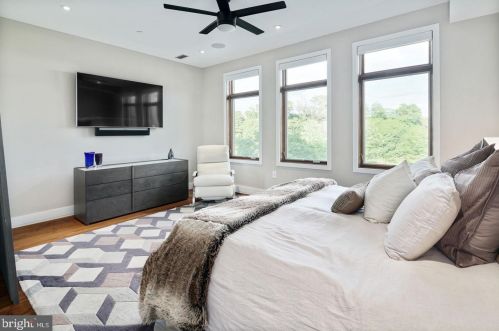 308 2nd St, Philadelphia PA 19133-0040 exterior