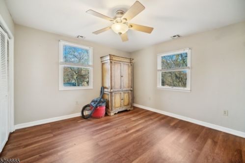 10 Poplar Grove Ter, West Milford Lakes NJ  07480-4006 exterior