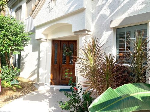 233 Colonade Cir, Naples, FL 34103-8725