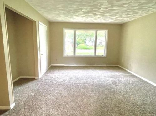 6154 Torrington Rd, Kalamazoo, MI 49009-8070