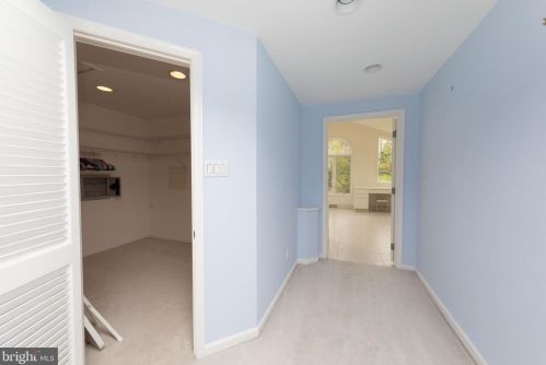 2076 Packard Ave, Huntingdon Valley PA 19006-6418 exterior