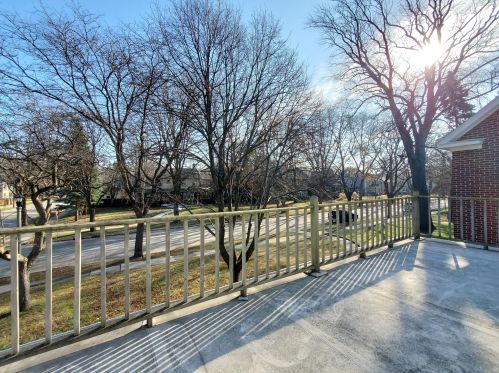 1631 Chateau Pl, Milwaukee WI 53217-6022 exterior