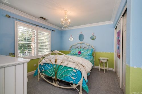 11307 Brookfall Ct, Riverside CA 92505-5135 exterior