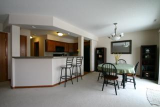 2572 Hawk Ridge Ct, Rochester MN  55904-6213 exterior