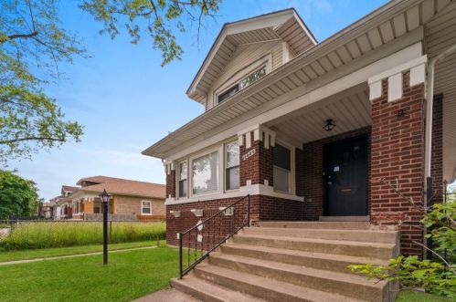 12008 Perry Ave, Chicago IL  60628-6625 exterior