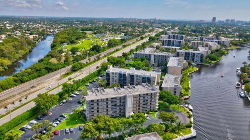 21 Royal Palm Way, Boca Raton FL 33432-7866 exterior