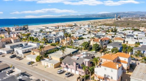 5356 Driftwood St, Oxnard CA 93035-1032 exterior