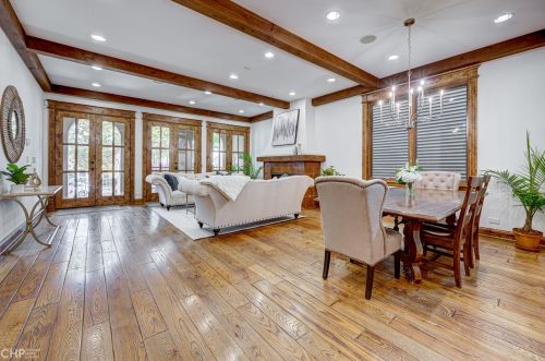 2732 Marshfield Ave, Chicago IL 60614-1016 exterior