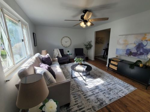 5123 Elmwood Dr, Pittsburgh, PA 15227-3627