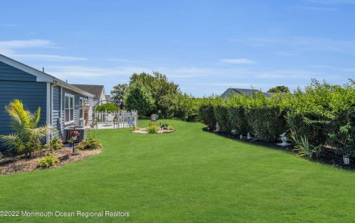 43 Gladstone Ave, Lakehurst NJ 08759-6625 exterior