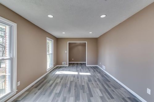 1150 Mitchell Crossing Dr, Atlanta GA  30331-7366 exterior