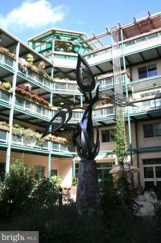 7981 Eastern Ave, Silver Spring, MD 20910-4834