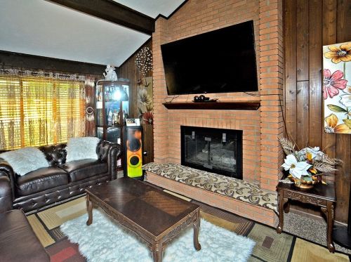 1518 Greendale Dr, Pittsburgh PA 15239-1144 exterior