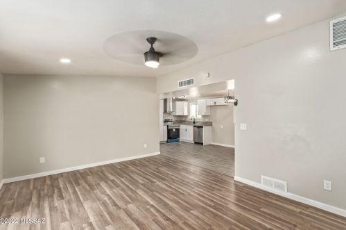 1931 Lester St, Tucson AZ 85745-1947 exterior