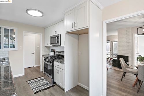 3213 Ida Dr, Concord CA  94519-2136 exterior