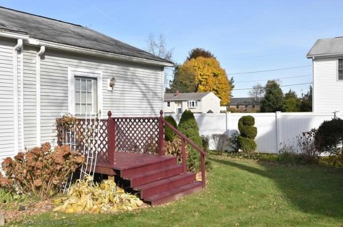 18 Atwells Ave, Providence RI 02909-1026 exterior