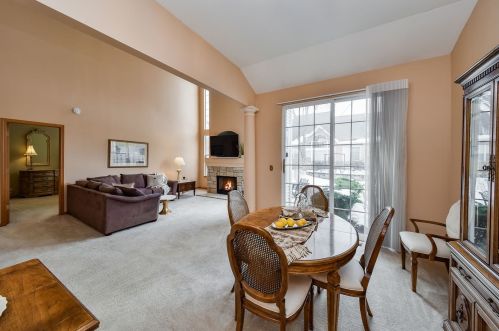 502 Pheasant Trl, Saint Charles IL 60174-8847 exterior