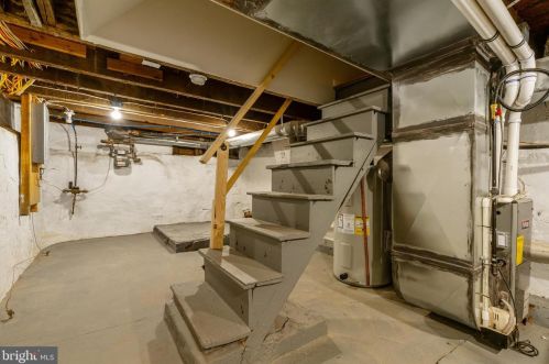 2233 Cedar St, Philadelphia PA  19125-2909 exterior