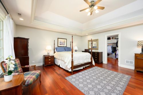 562 Linden Ave, Elmhurst IL 60126-4029 exterior