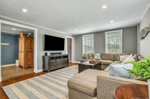 81 Clark St, Milford CT 06460-3202 exterior