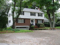 124 Neshobe Rd, Newton, MA 02468-1337