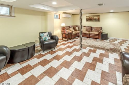 992 Milton Blvd, Rahway NJ 07065-1721 exterior