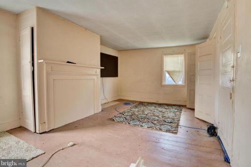 28 4th St, Chester PA 19013-4310 exterior