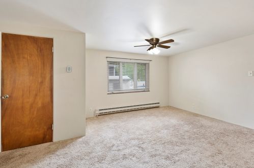 358 Raynor Ave, Joliet IL 60436-2027 exterior