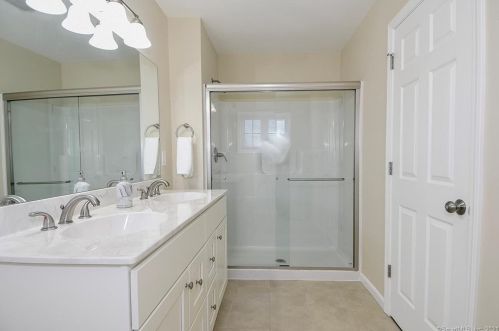 41 Windermere Vlg Rd, Ellington CT exterior