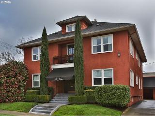 1534 26th Ave, Portland OR  97232-1749 exterior