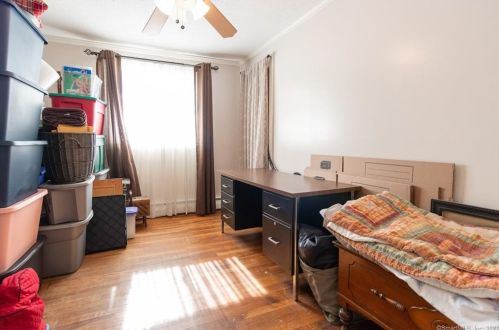 54 Roosevelt Blvd, Enfield CT 06082-2041 exterior