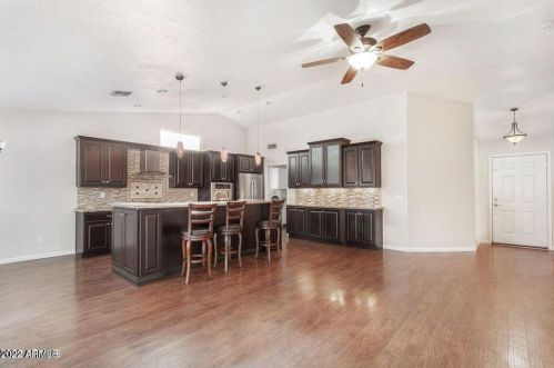 121 Sean Dr, Chandler AZ  85224-8190 exterior