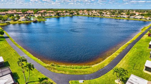 5136 Mirror Lk Blvd, Boynton Beach FL 33472-1211 exterior