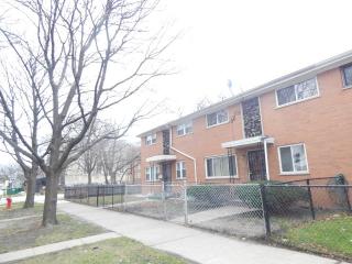 951 78th St, Chicago, IL 60619-3217