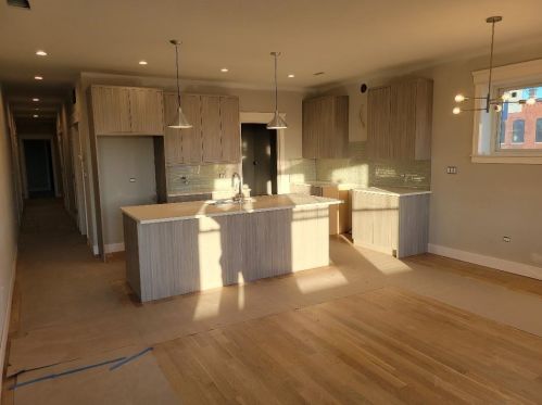 2145 Halsted St, Chicago, IL 60614-4366