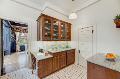 5211 Washington Pl, Saint Louis MO 63108-1117 exterior