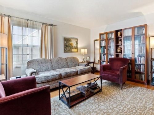 3343 45th St, Milwaukee, WI 53219-4818