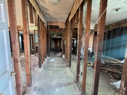 681 Ira St, Atlanta GA  30310-2131 exterior